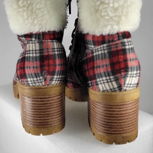 Plaid Sherpa Hiker Boot Wide - Picture 3 of 4